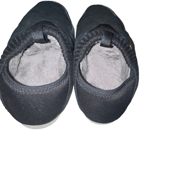Women Teva Ember Moc Shearling sneakers in black size 6 slip on sneaker - Picture 5 of 6